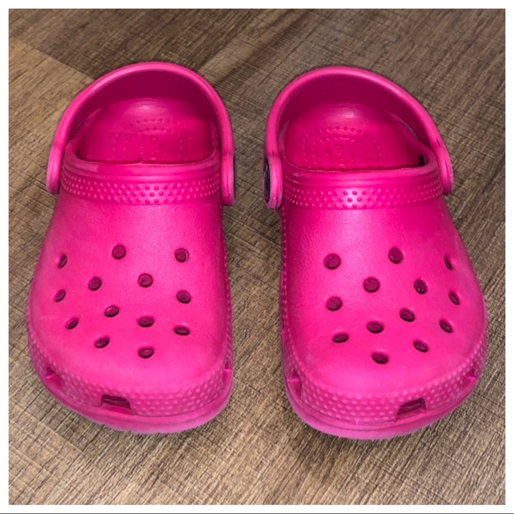🔴SOLD🔴 Toddler Classic Crocs - Picture 2 of 5